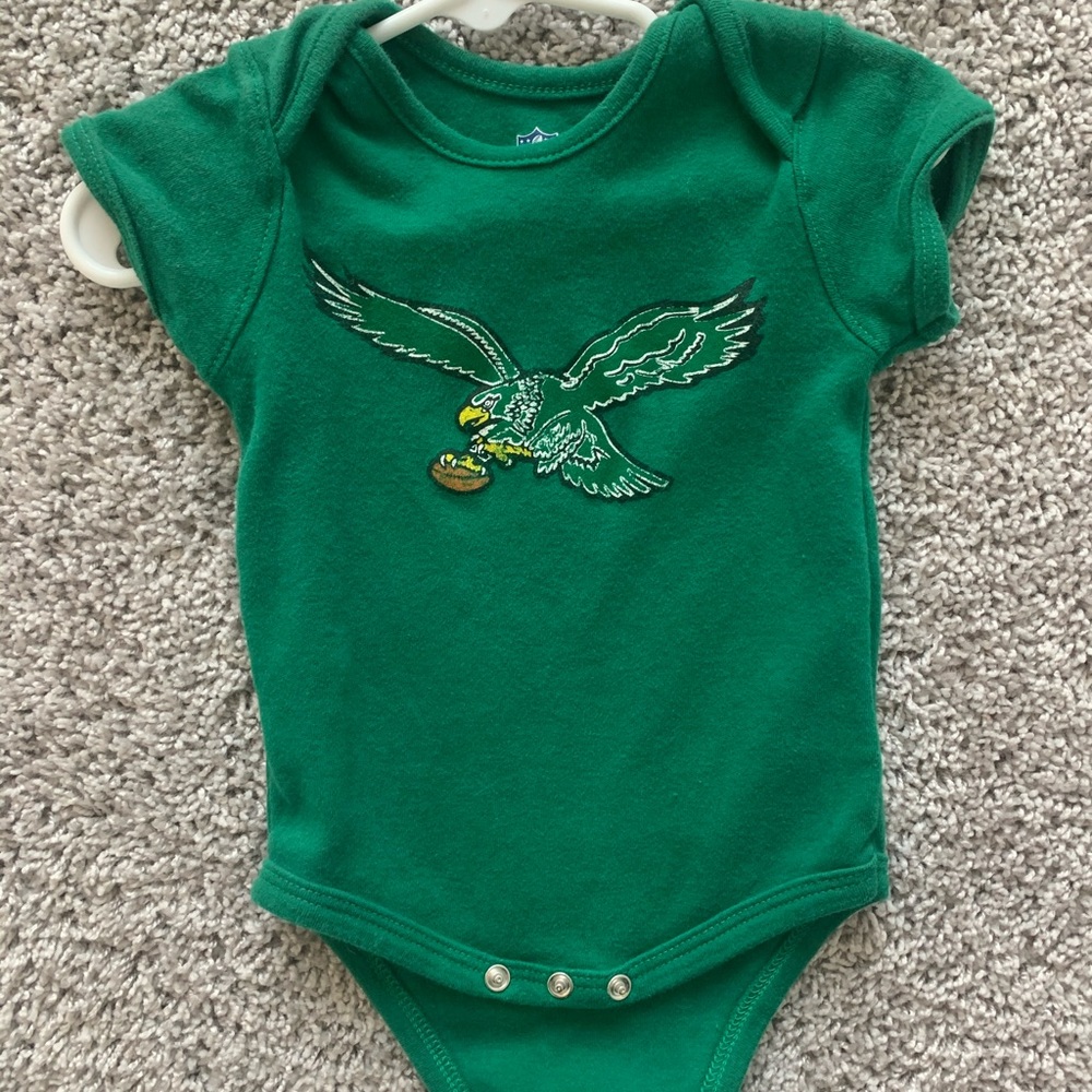 Worn once official NFL eagles shirt